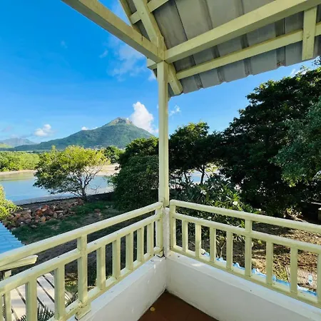 Les Fleurs Du Tamarin Beachfront Residences Exterior photo