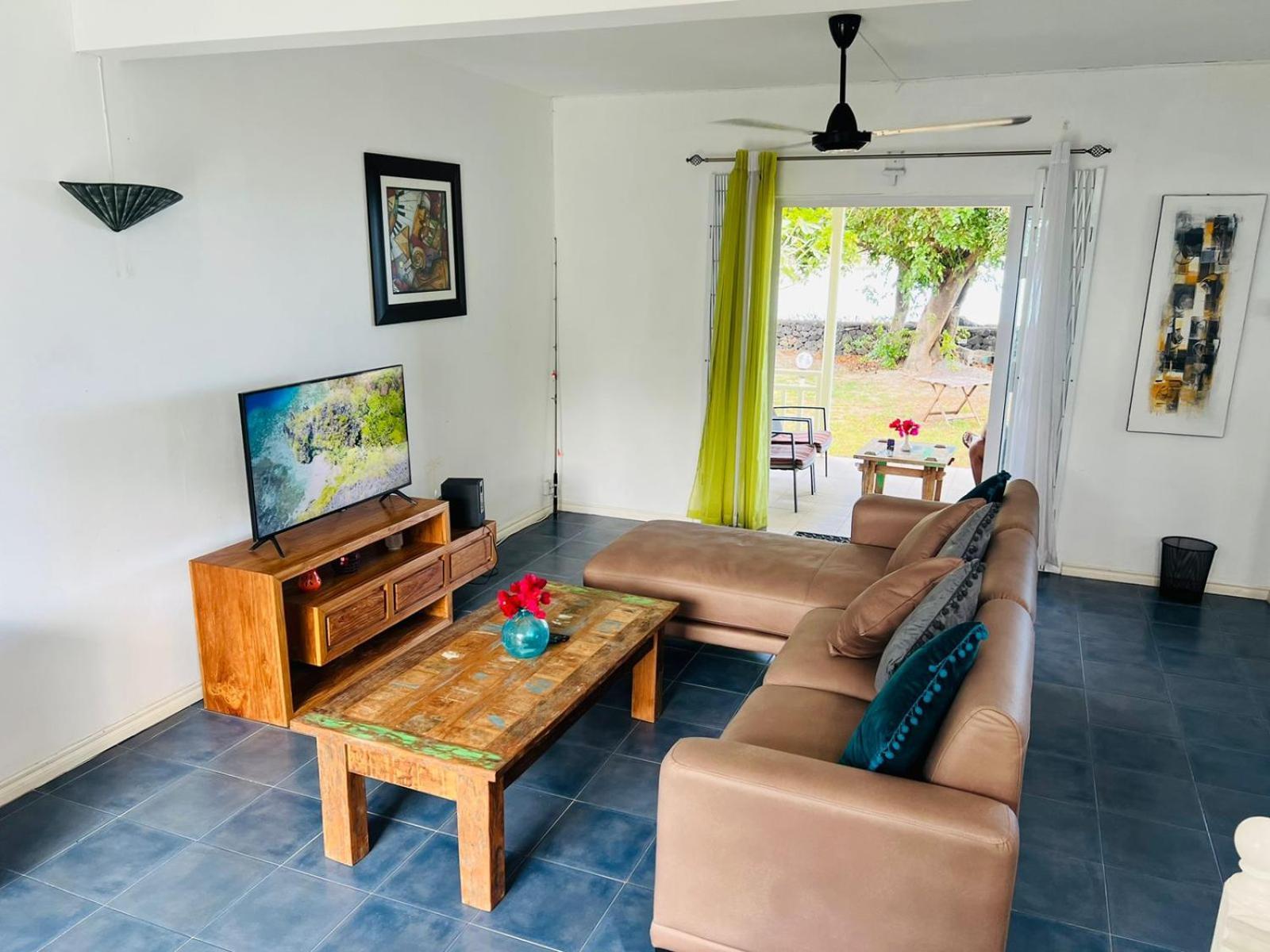 Les Fleurs Du Beachfront Residences Tamarin