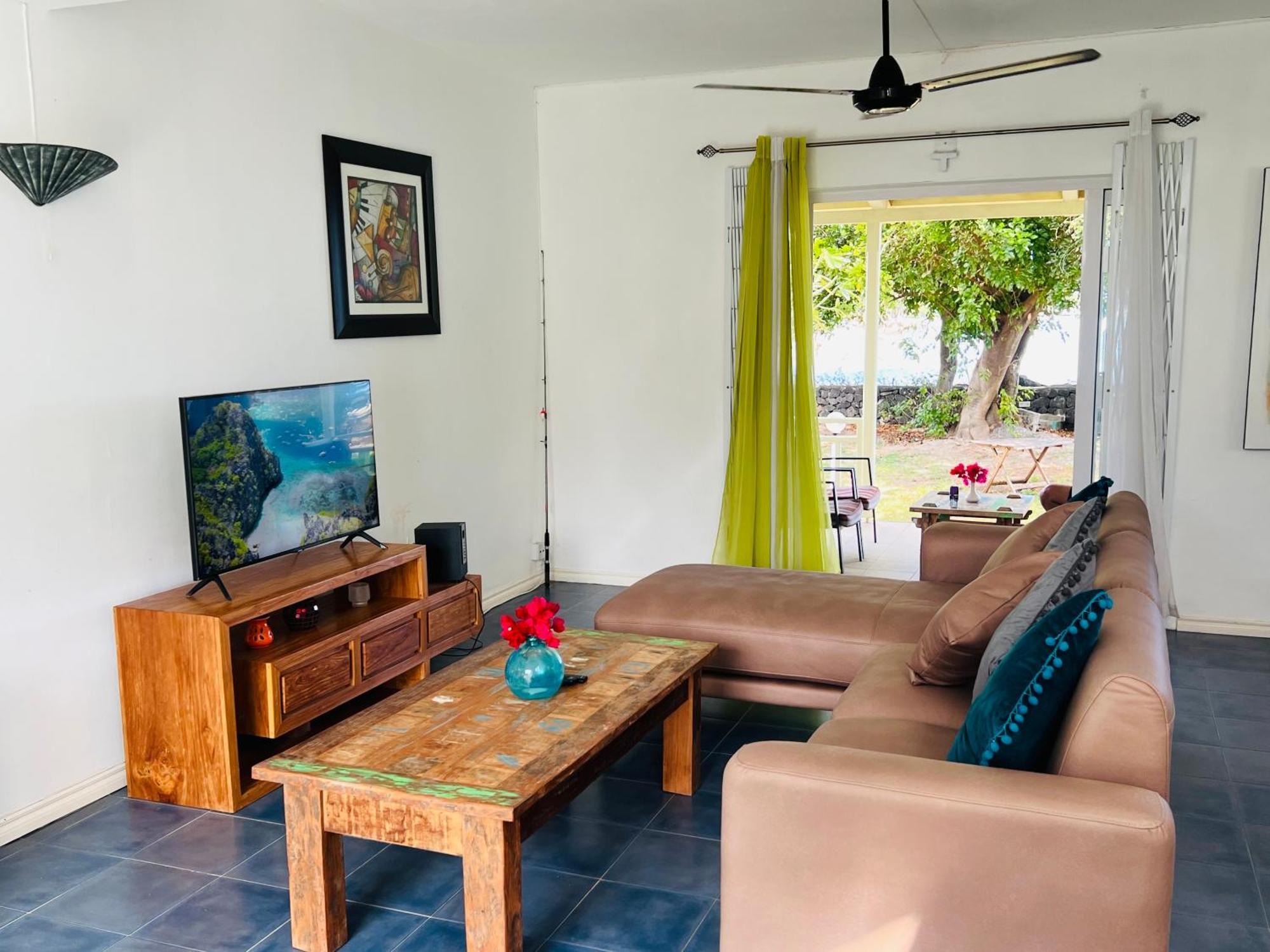 Les Fleurs Du Beachfront Residences * Tamarin